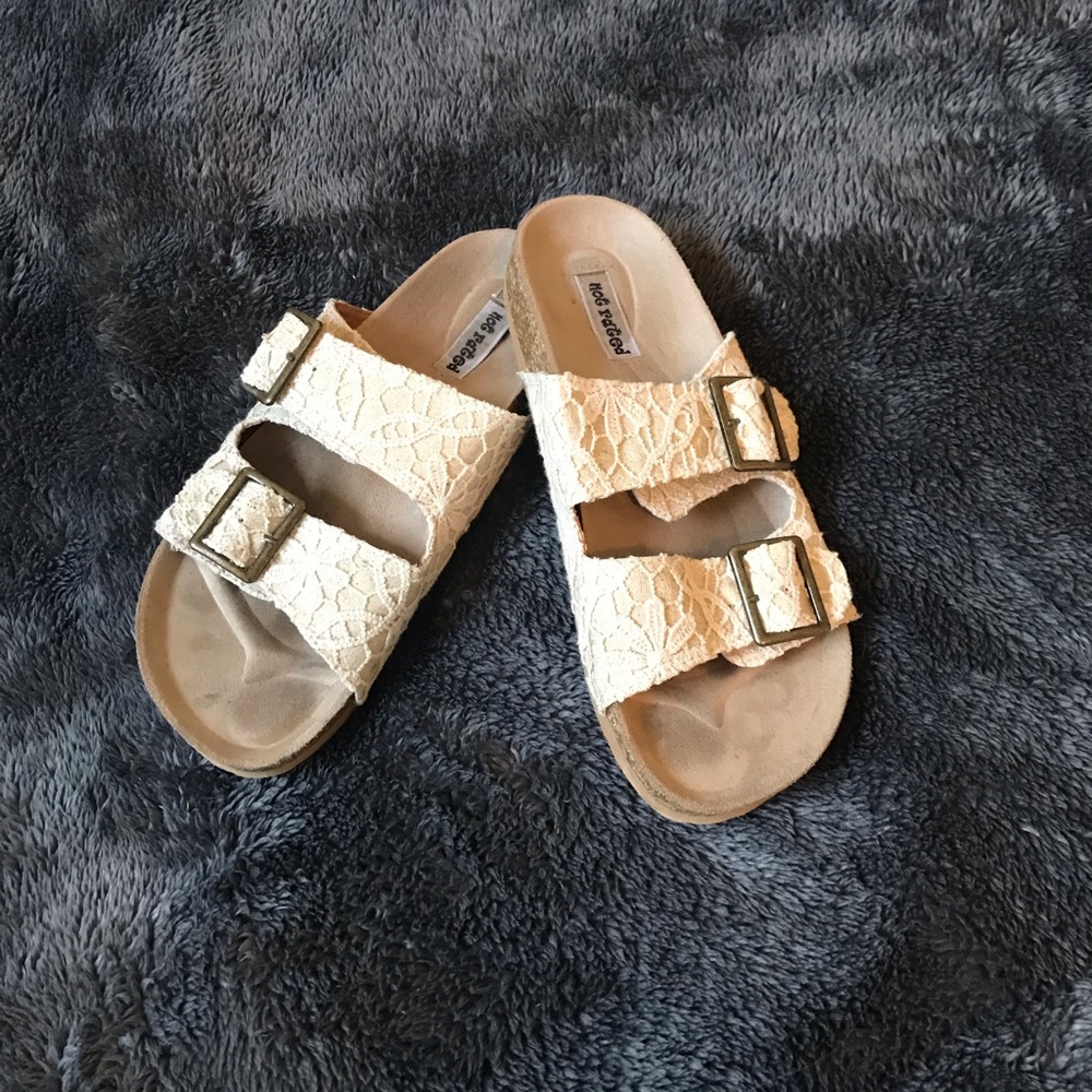Not Rated cream lace sandal like new 8